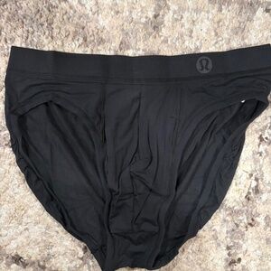 Lululemon LARGE Black Briefs NWT